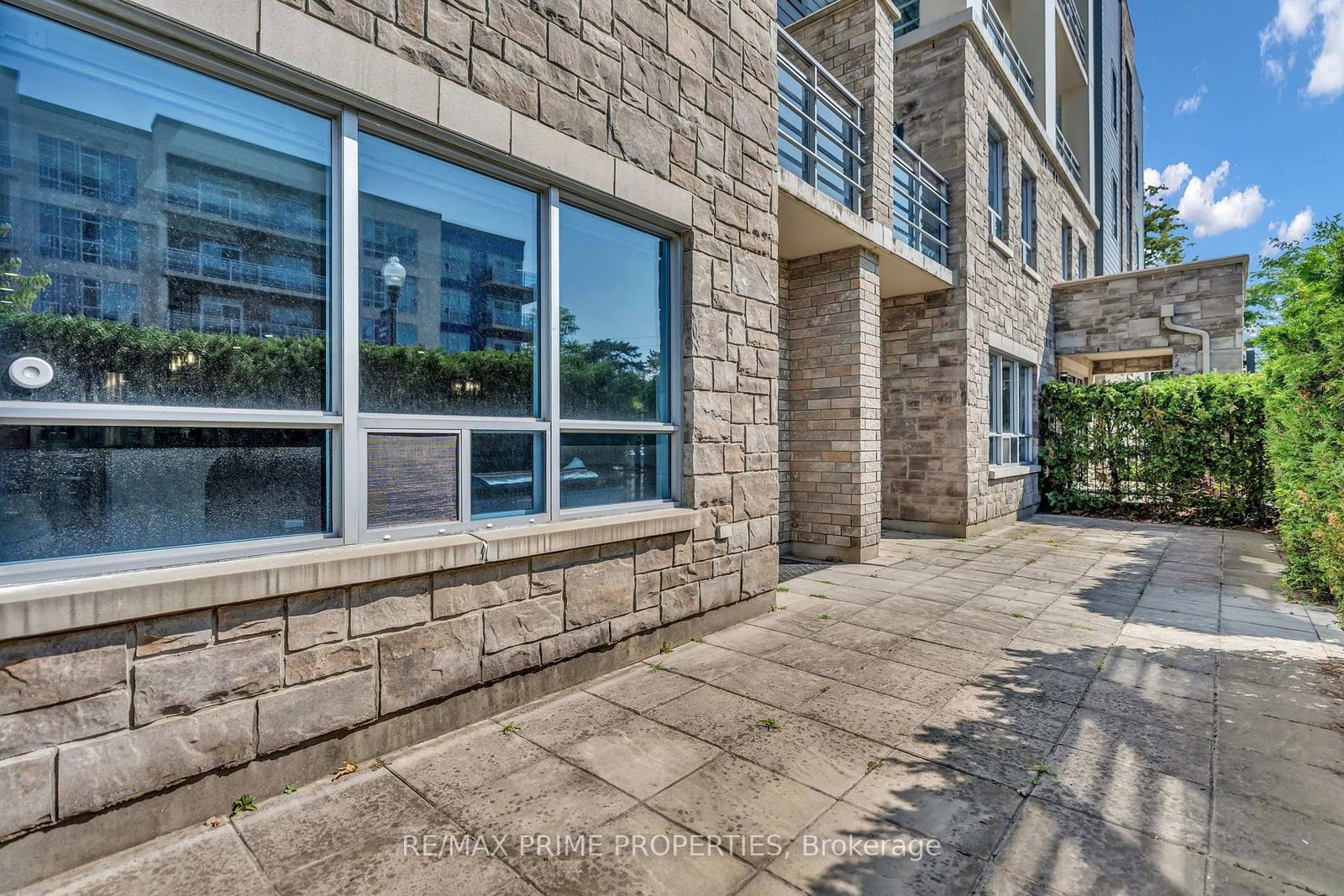 320 SUGARCREEK Trail S • #110 • London North, ON photo 36