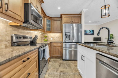 320 SUGARCREEK Trail S • #110 • London North, ON photo 6