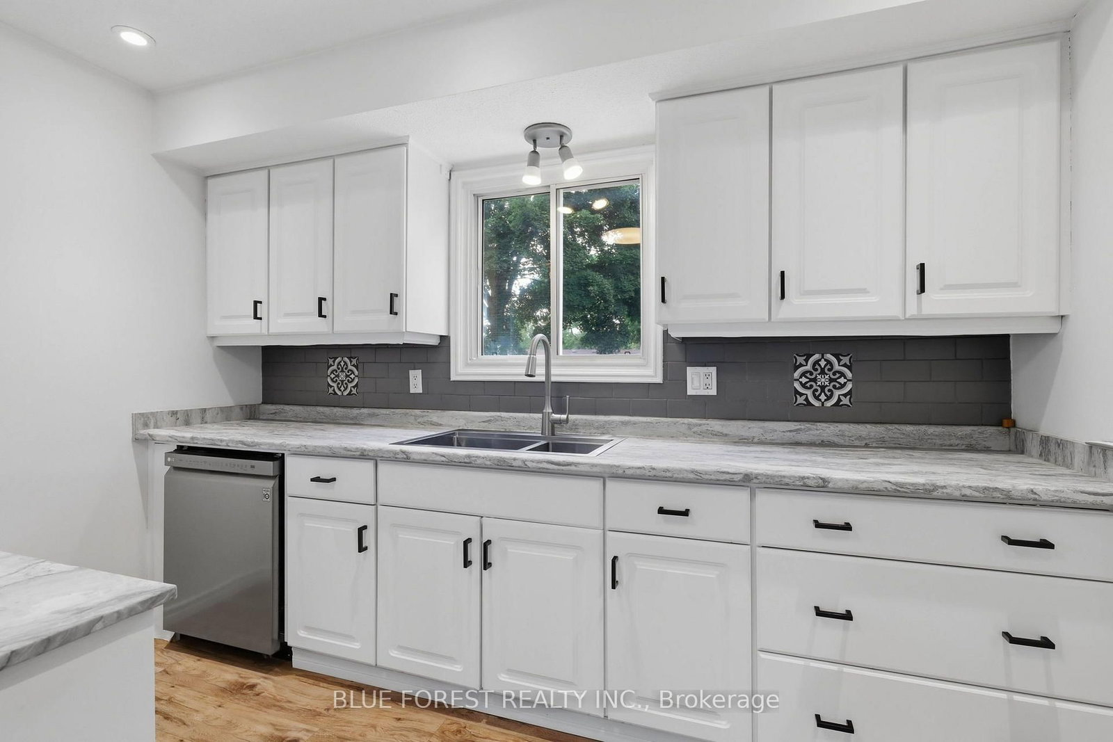 83 Amy Crescent • London East, ON photo 11