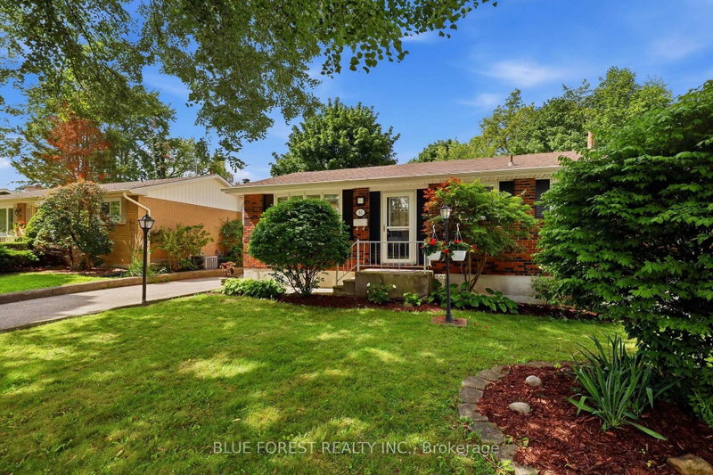 83 Amy Crescent