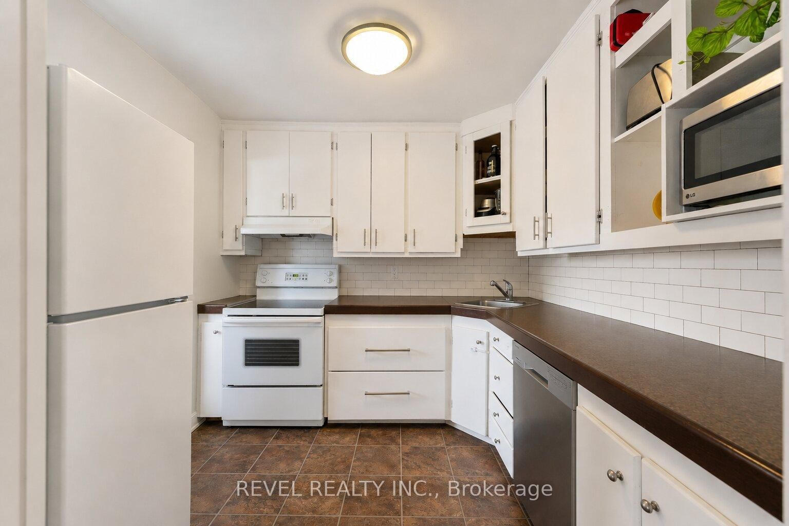 899 Stone Church Road E • #1 • Hamilton, ON photo 5