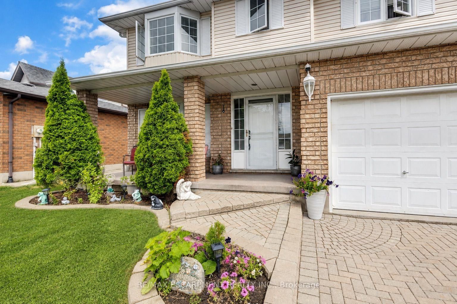 172 Alderlea Avenue • Hamilton, ON photo 4