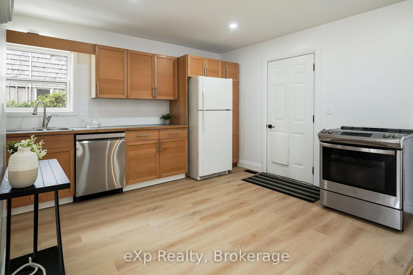 84 Victoria Boulevard • Huron East, ON photo 11