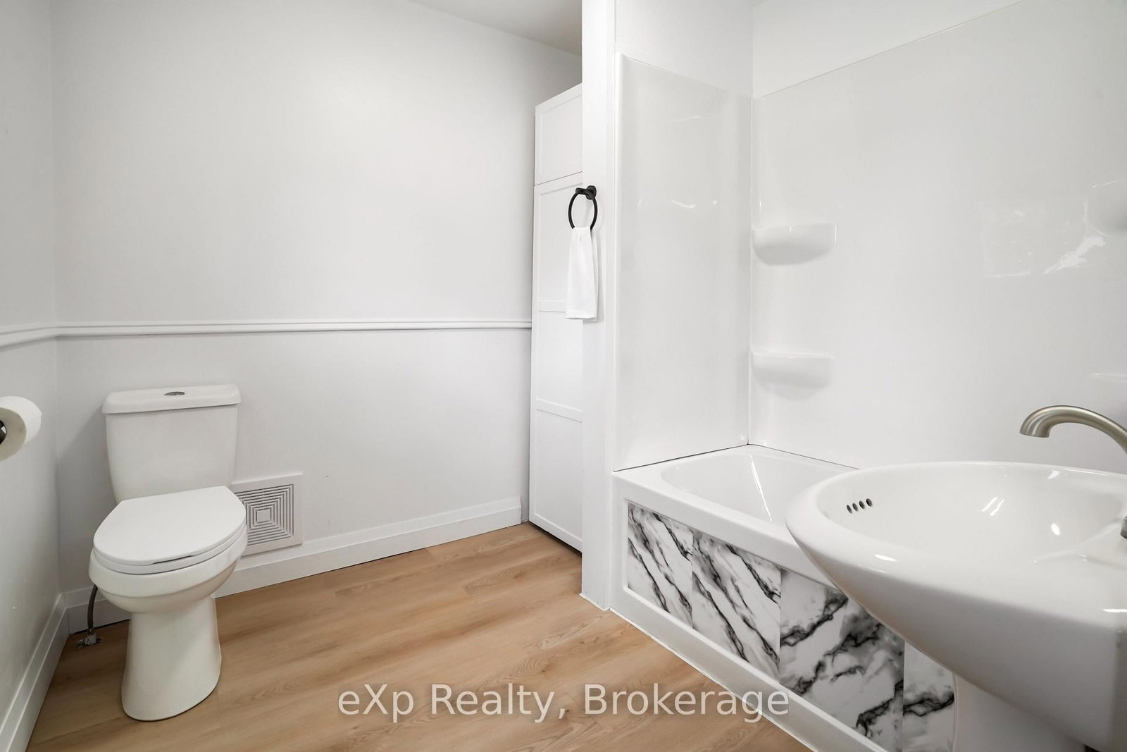 84 Victoria Boulevard • Huron East, ON photo 18