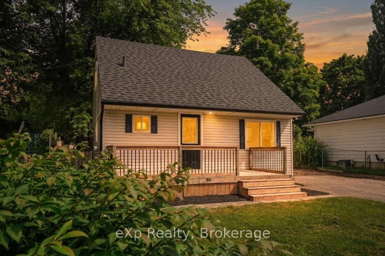 84 Victoria Boulevard • Huron East, ON photo 3