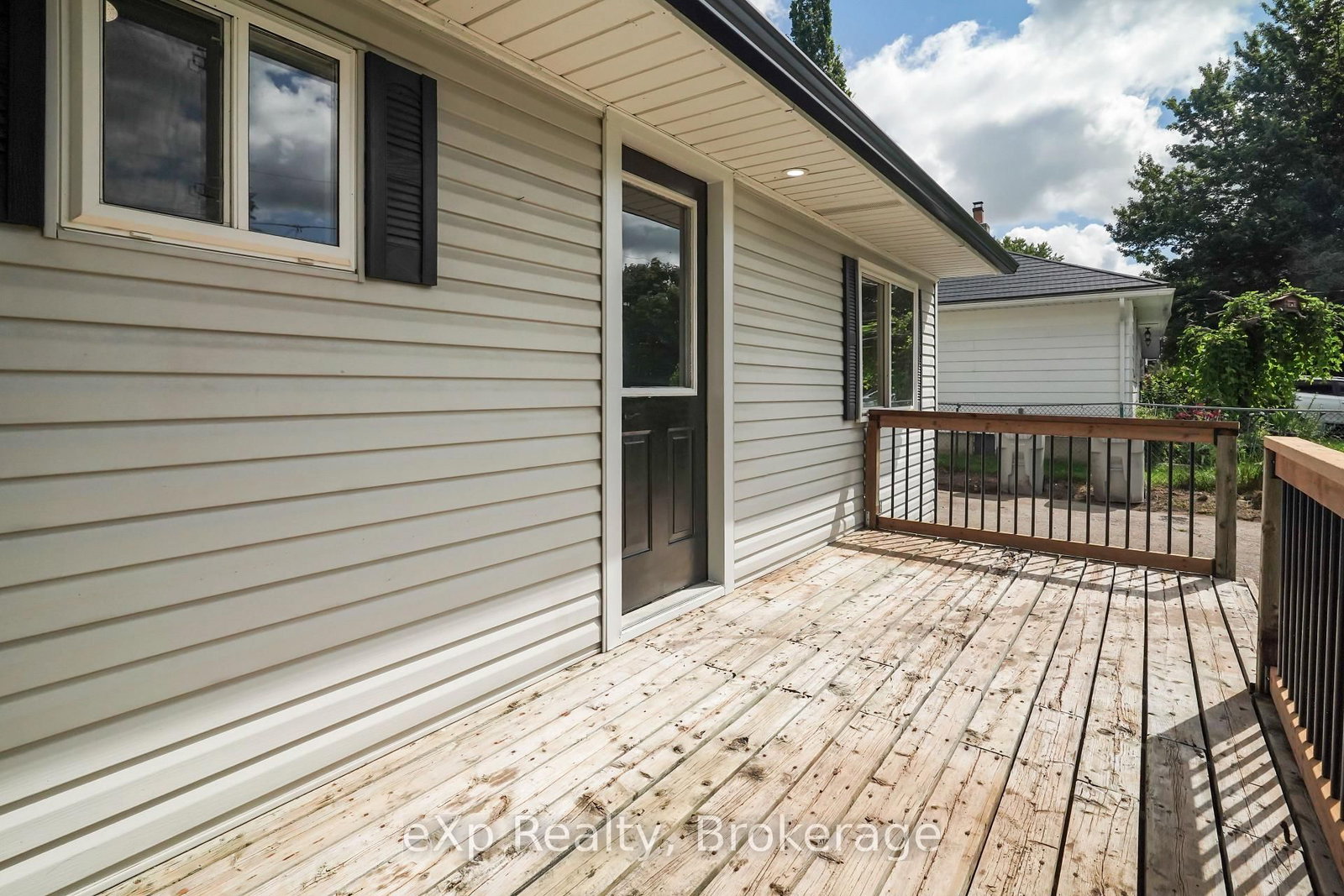 84 Victoria Boulevard • Huron East, ON photo 6