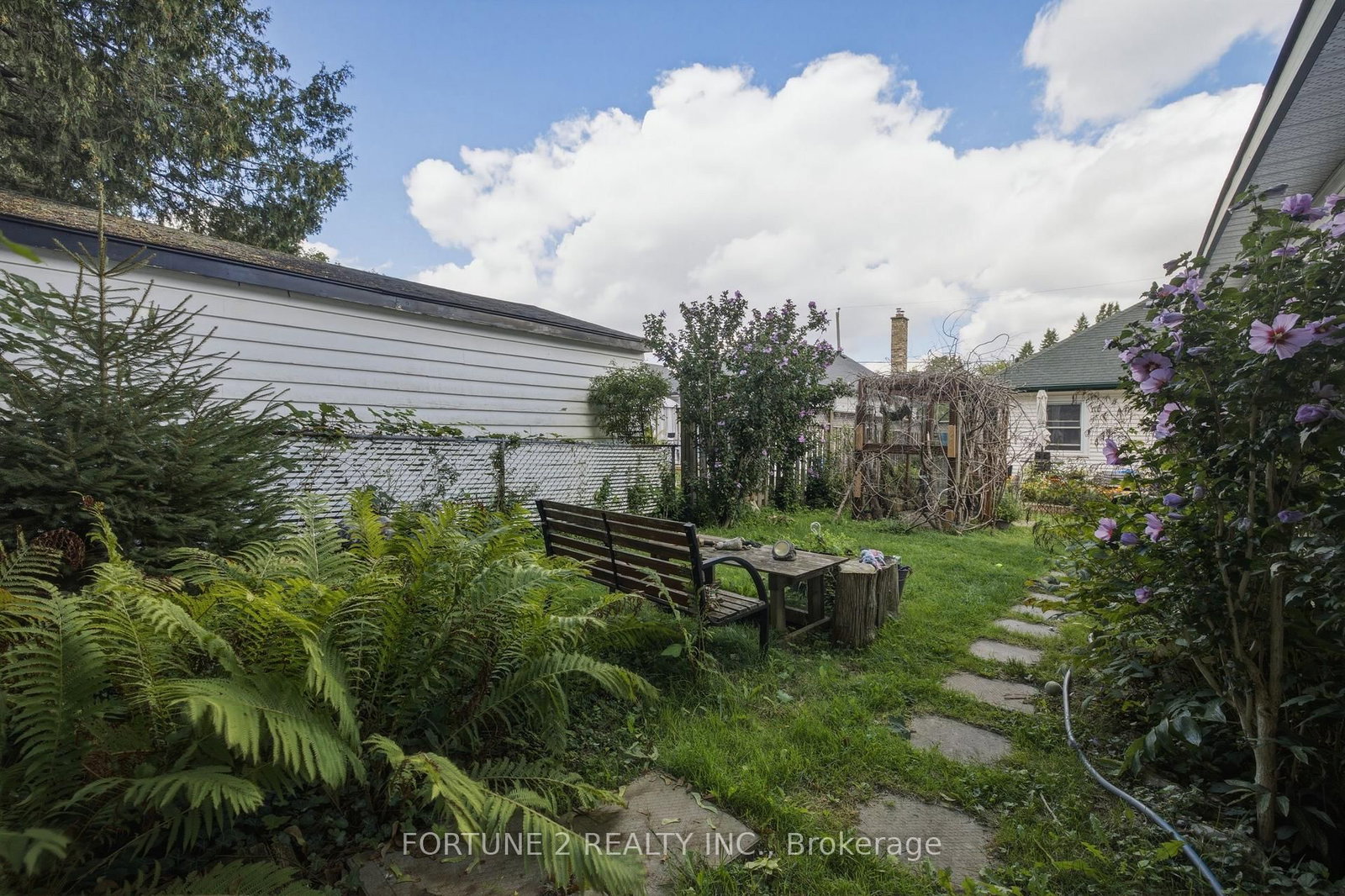 119 ALEXANDRA Street • London South, ON photo 35
