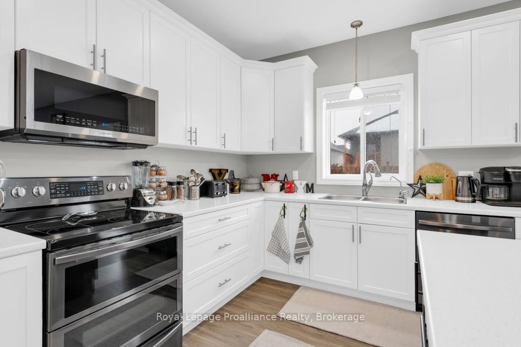 49 Redwood Drive • Belleville, ON photo 14