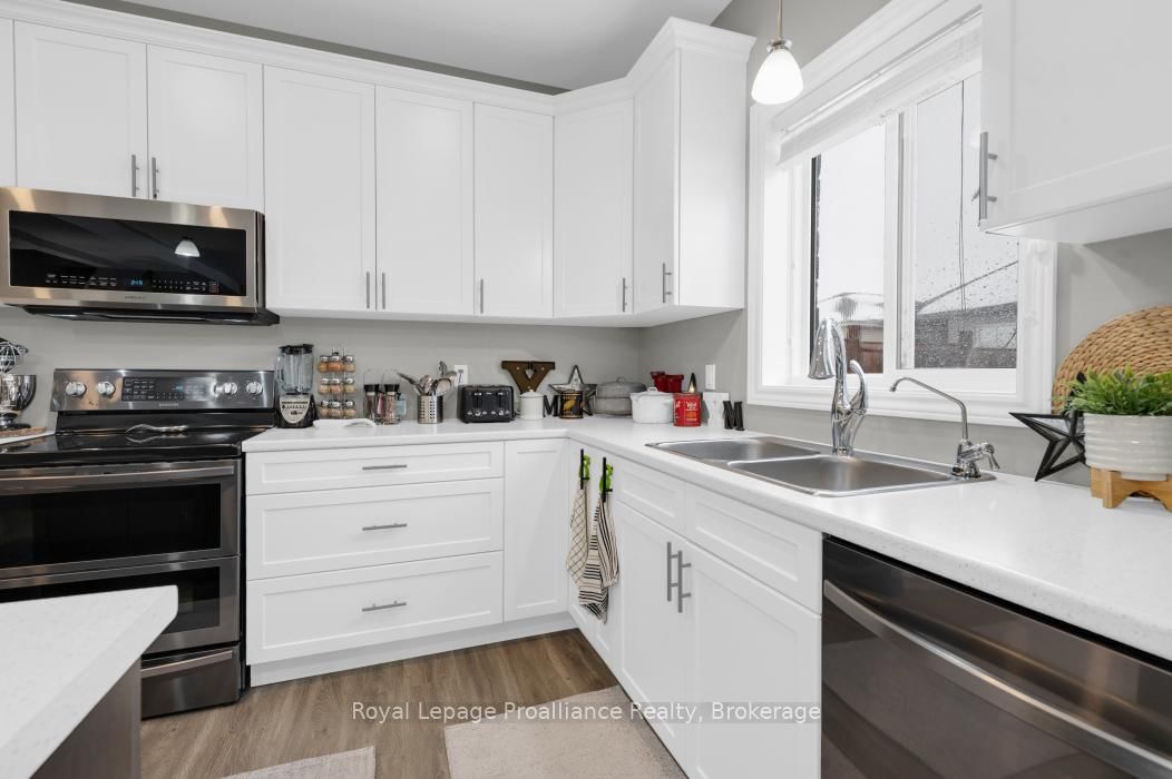 49 Redwood Drive • Belleville, ON photo 16