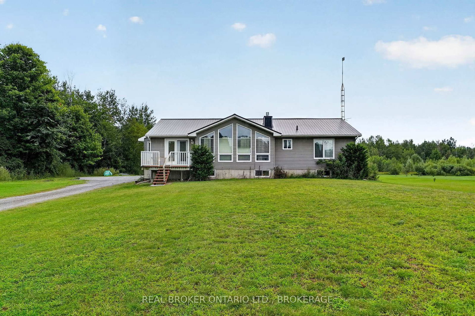 14950 Sandtown Road • South Stormont, ON photo 1