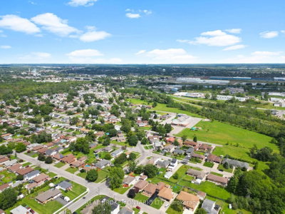 307 Kilgour Avenue • Welland, ON photo 3