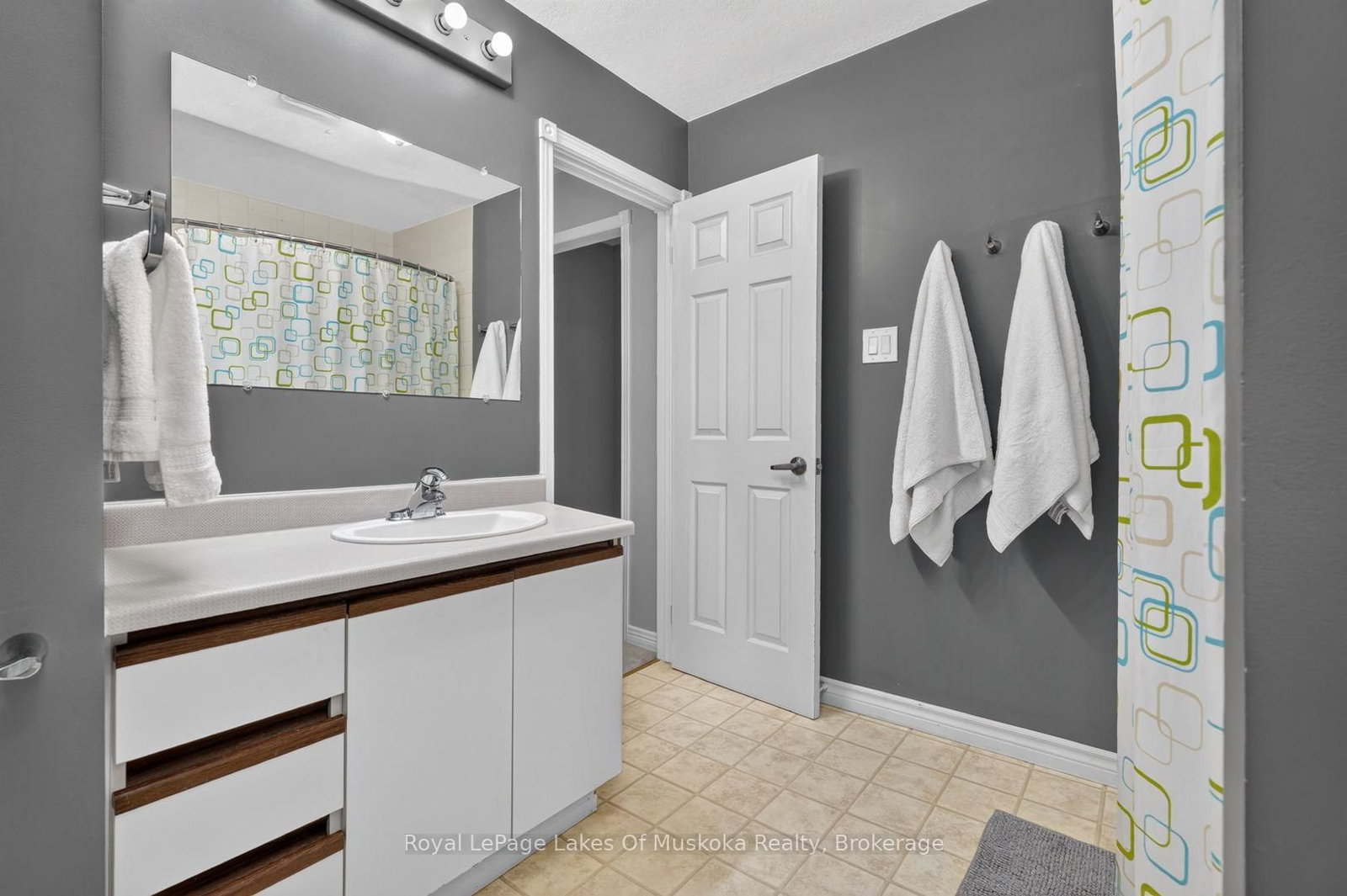 570 John Street S • Gravenhurst, ON photo 25