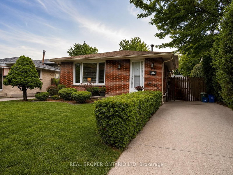 95 Clifton Crescent S
