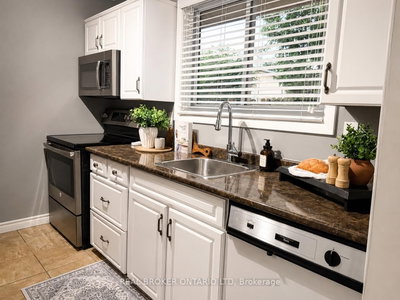 95 Clifton Crescent S • London South, ON photo 5