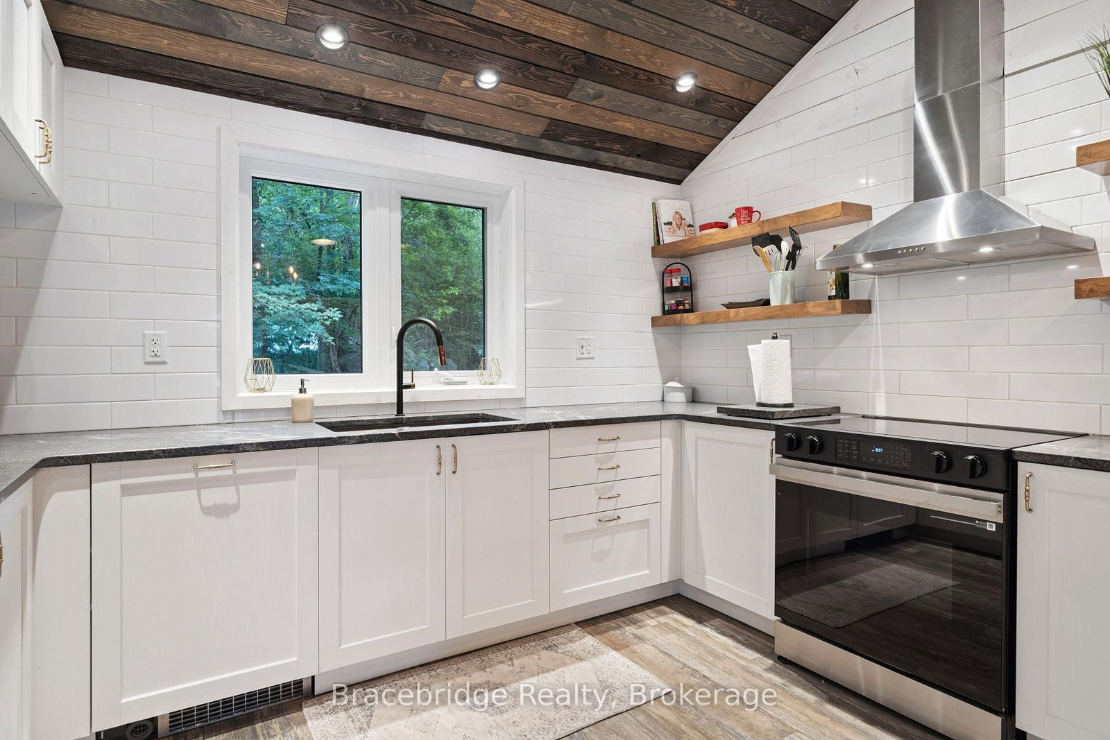 34 Martin Lane • Kearney, ON photo 11