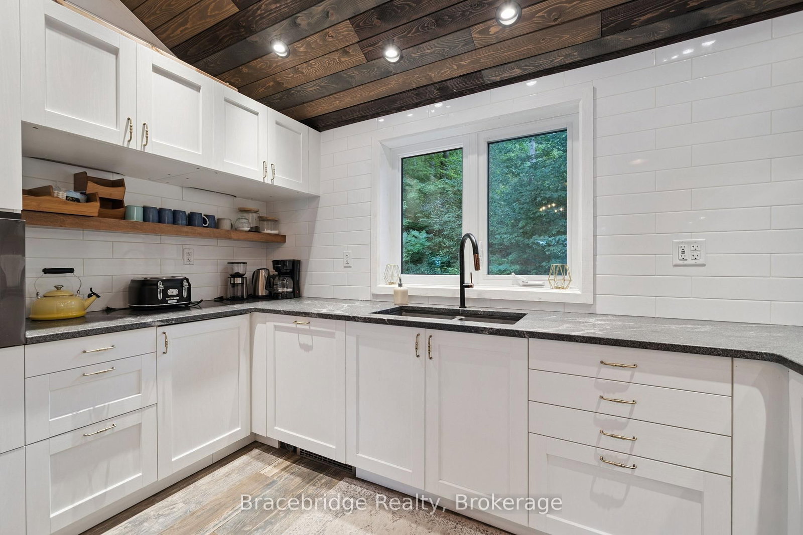 34 Martin Lane • Kearney, ON photo 12