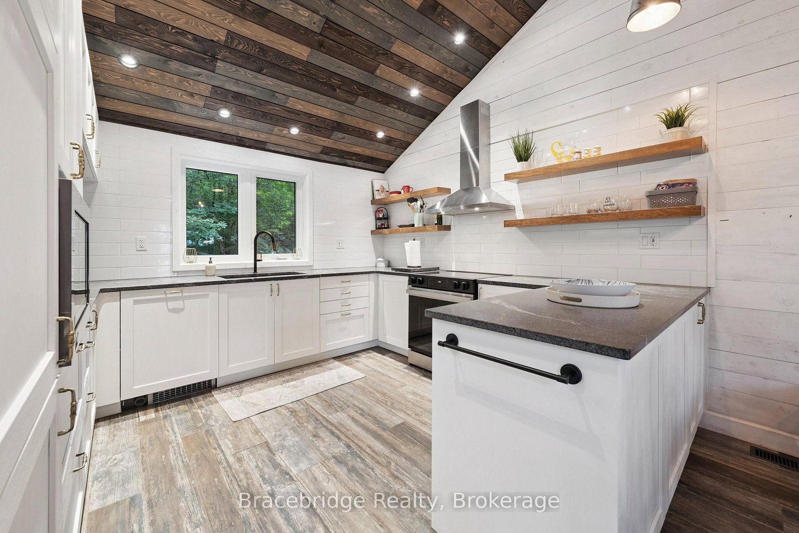 34 Martin Lane • Kearney, ON photo 13