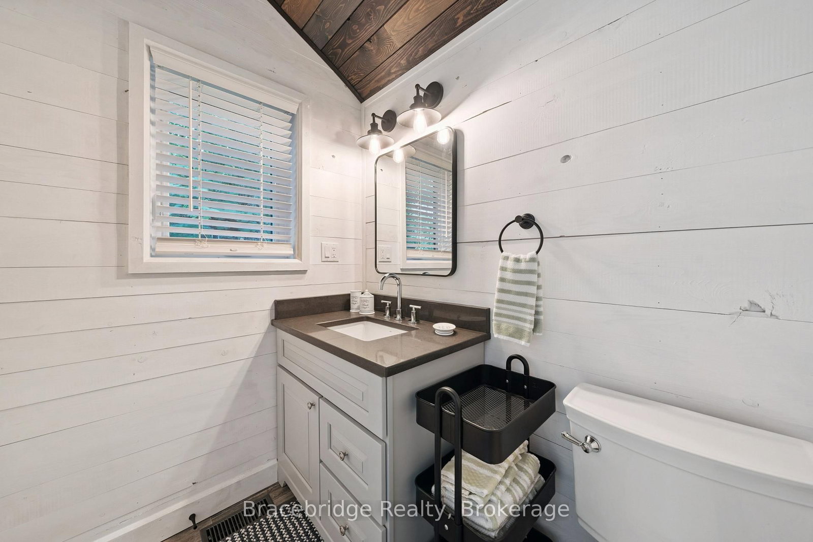 34 Martin Lane • Kearney, ON photo 19