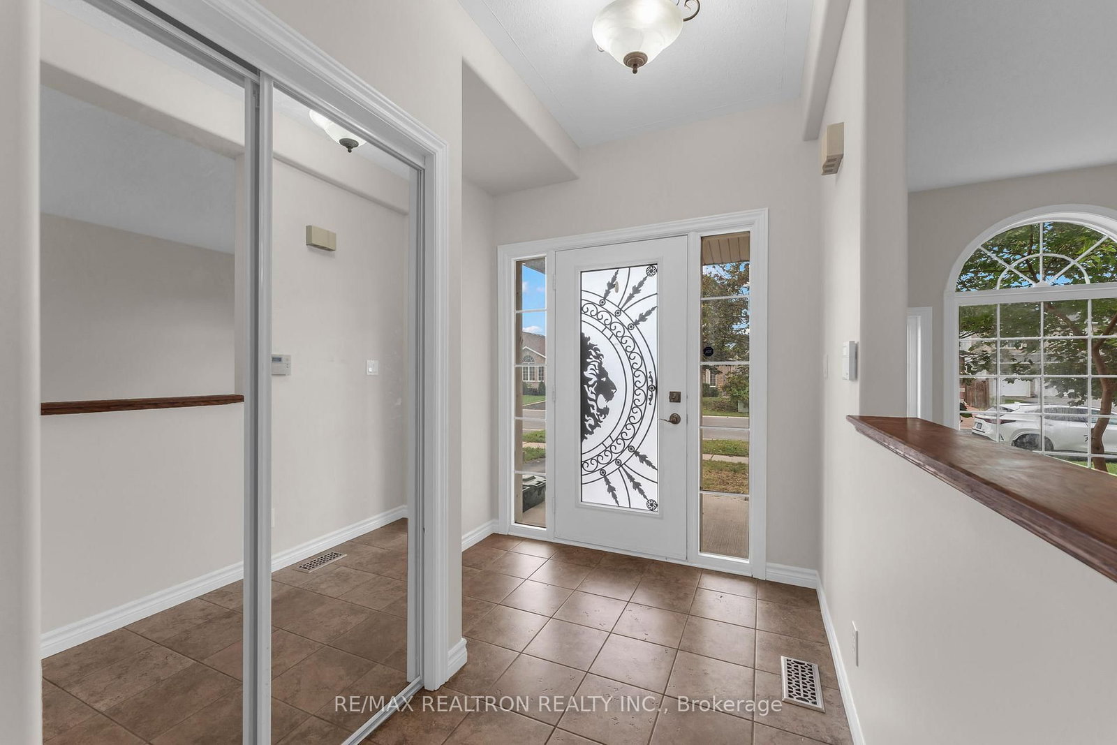1422 Stoneridge Drive • Kingston, ON photo 3