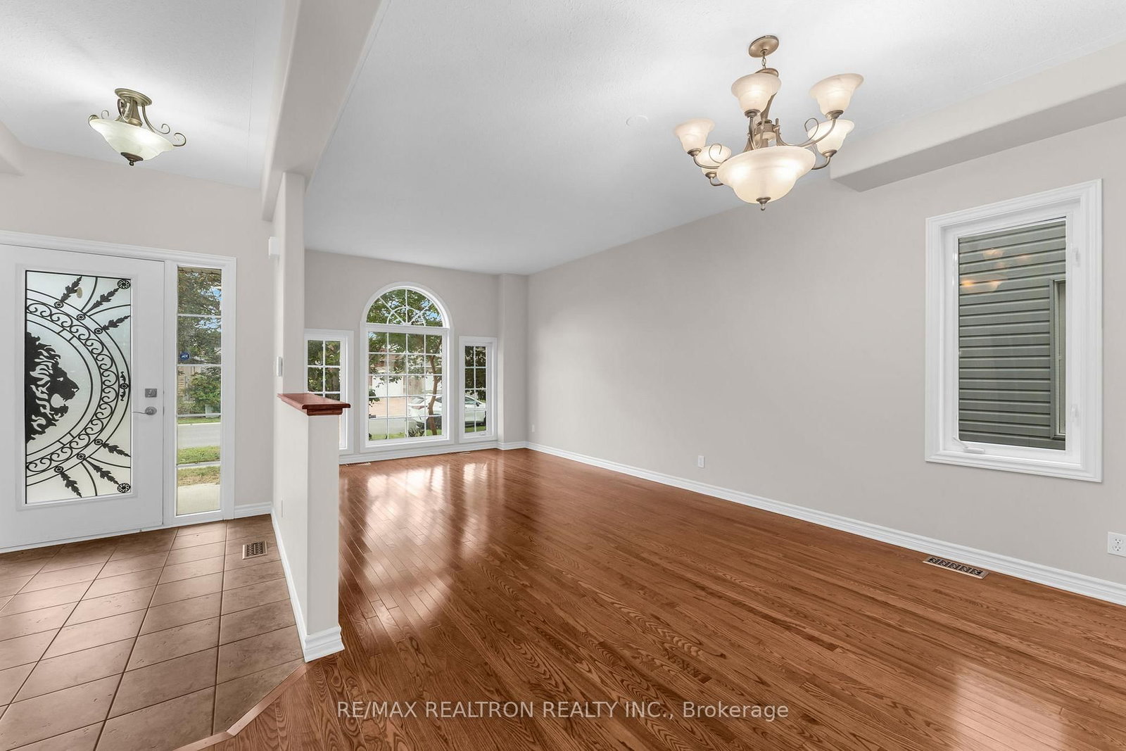 1422 Stoneridge Drive • Kingston, ON photo 4