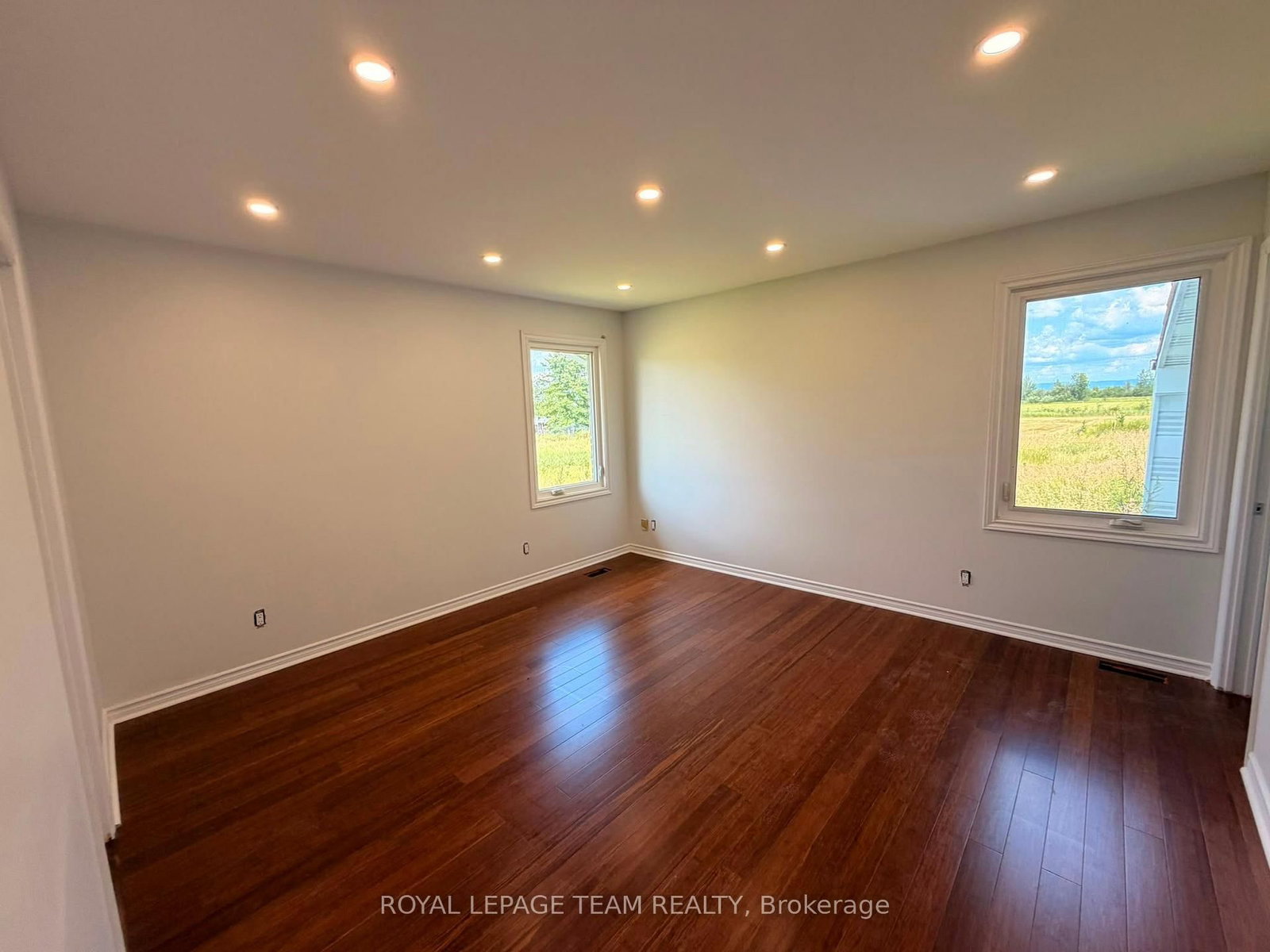 3084 Woodkilton Road • Ottawa, ON photo 16