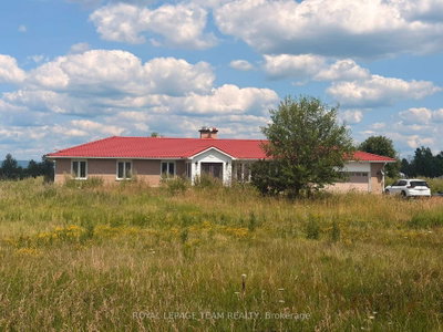 3084 Woodkilton Road • Ottawa, ON photo 2