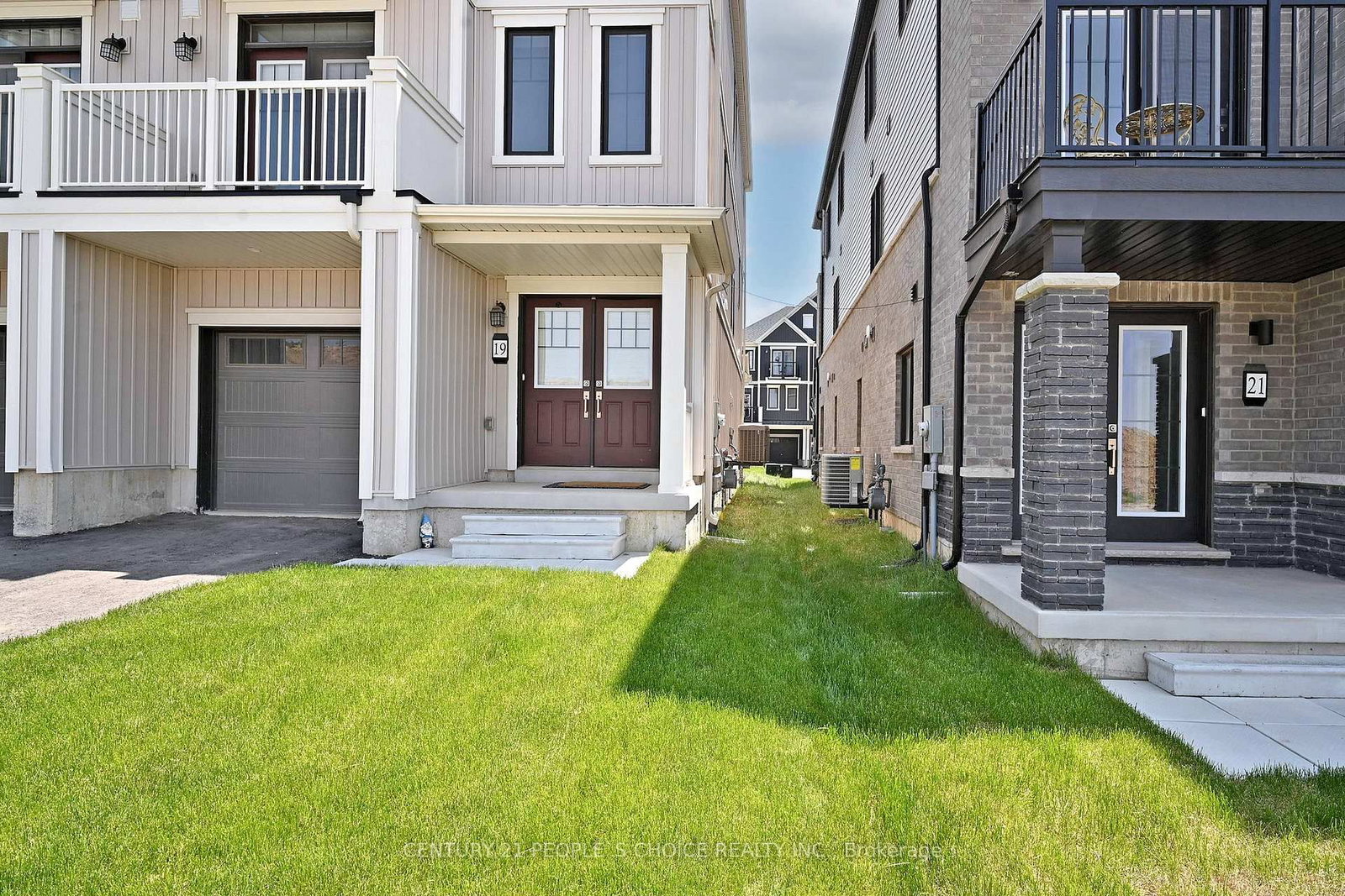 19 Central Market Drive • Haldimand, ON photo 2