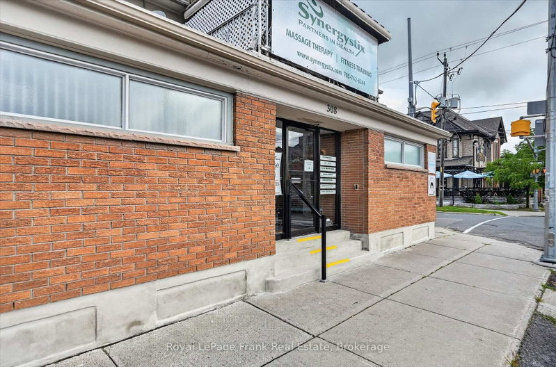 308 Charlotte St photo 4