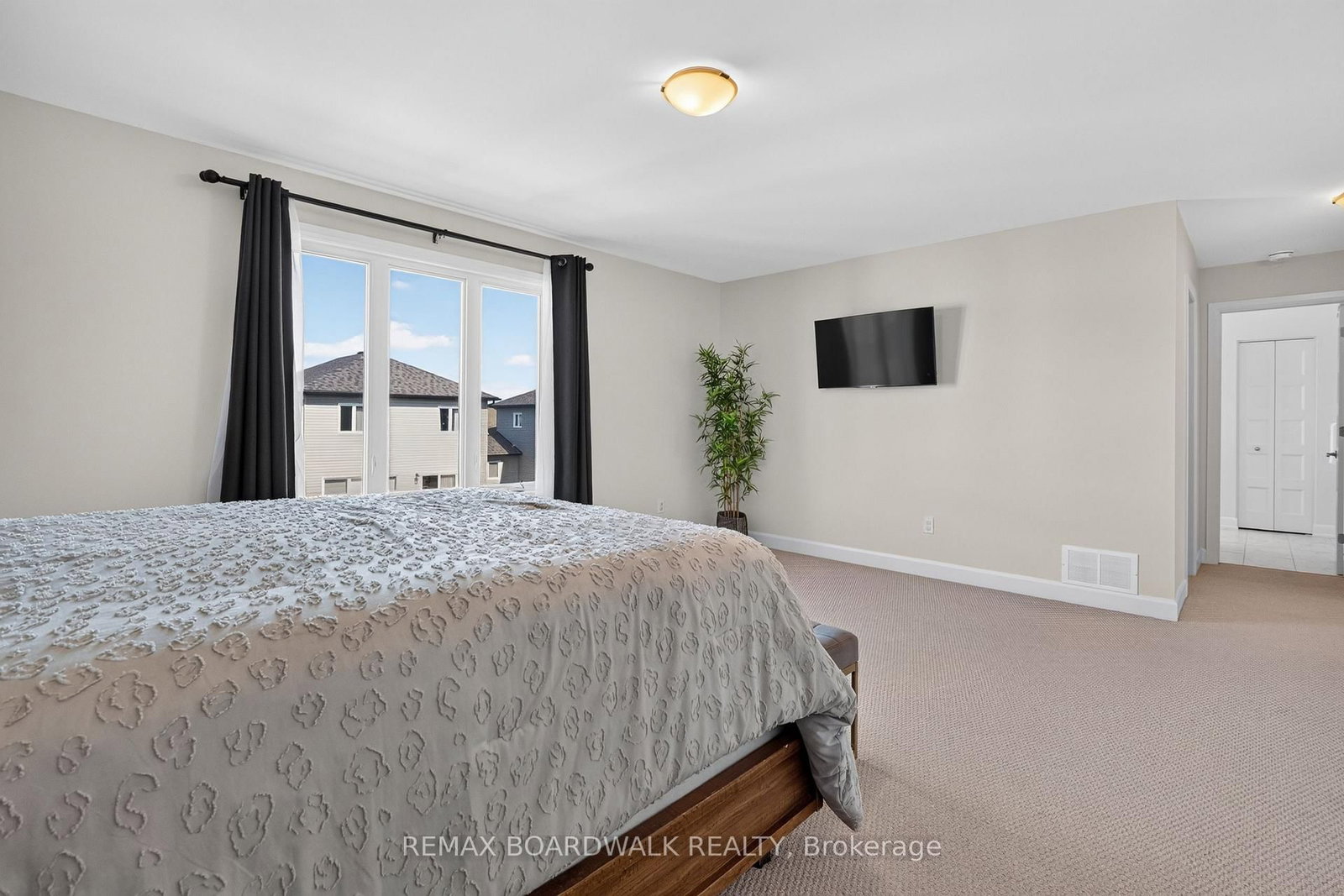 340 Moonlight Drive • Russell, ON photo 18