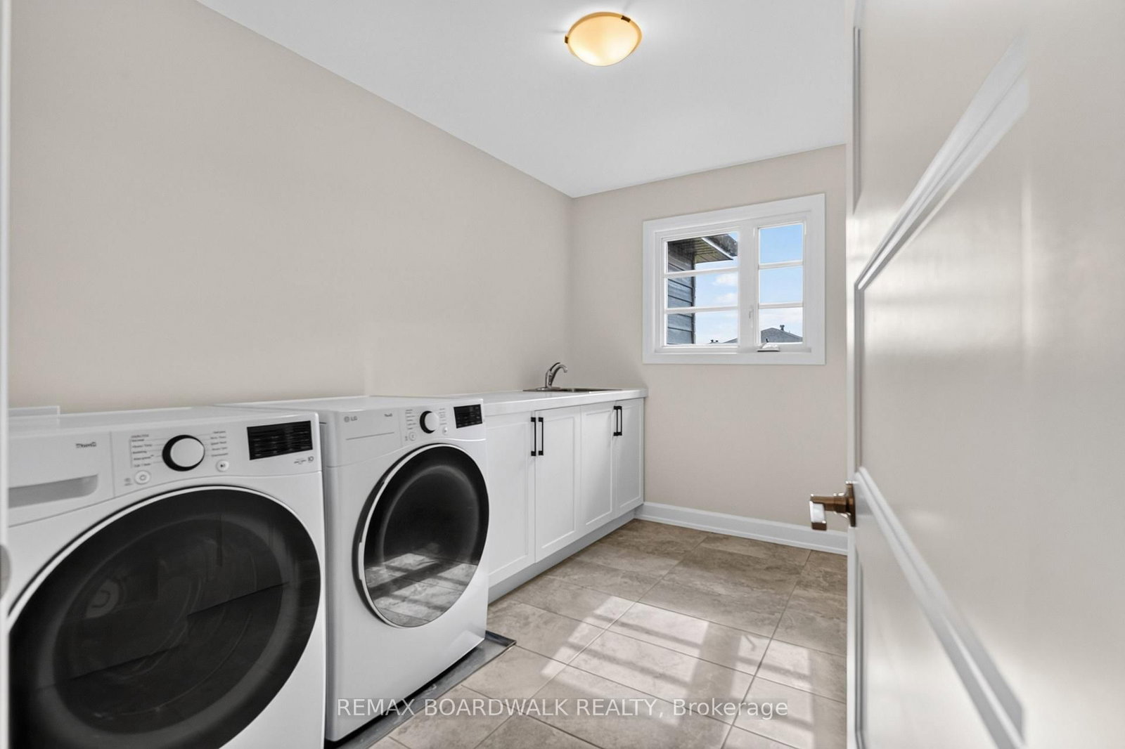 340 Moonlight Drive • Russell, ON photo 22