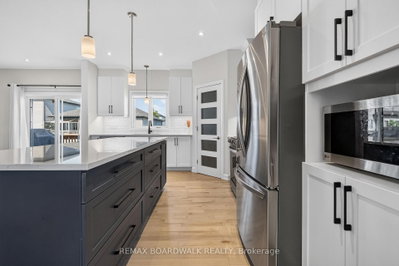 340 Moonlight Drive • Russell, ON photo 7