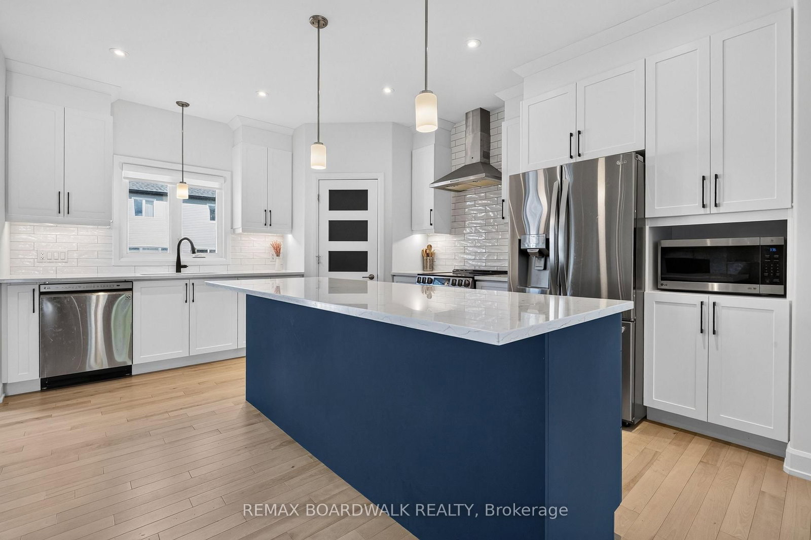 340 Moonlight Drive • Russell, ON photo 8