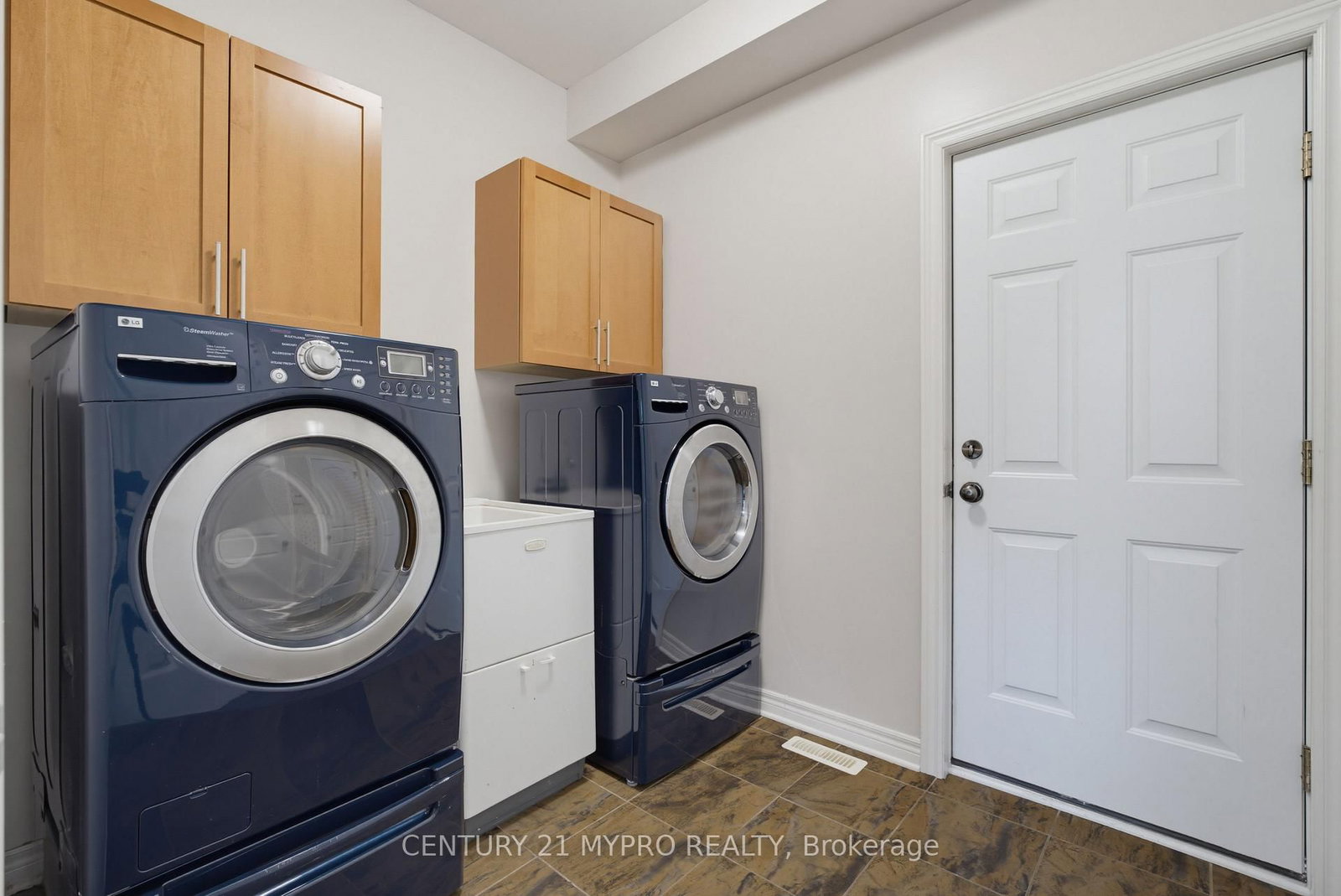223 Elderberry Avenue • London North, ON photo 24