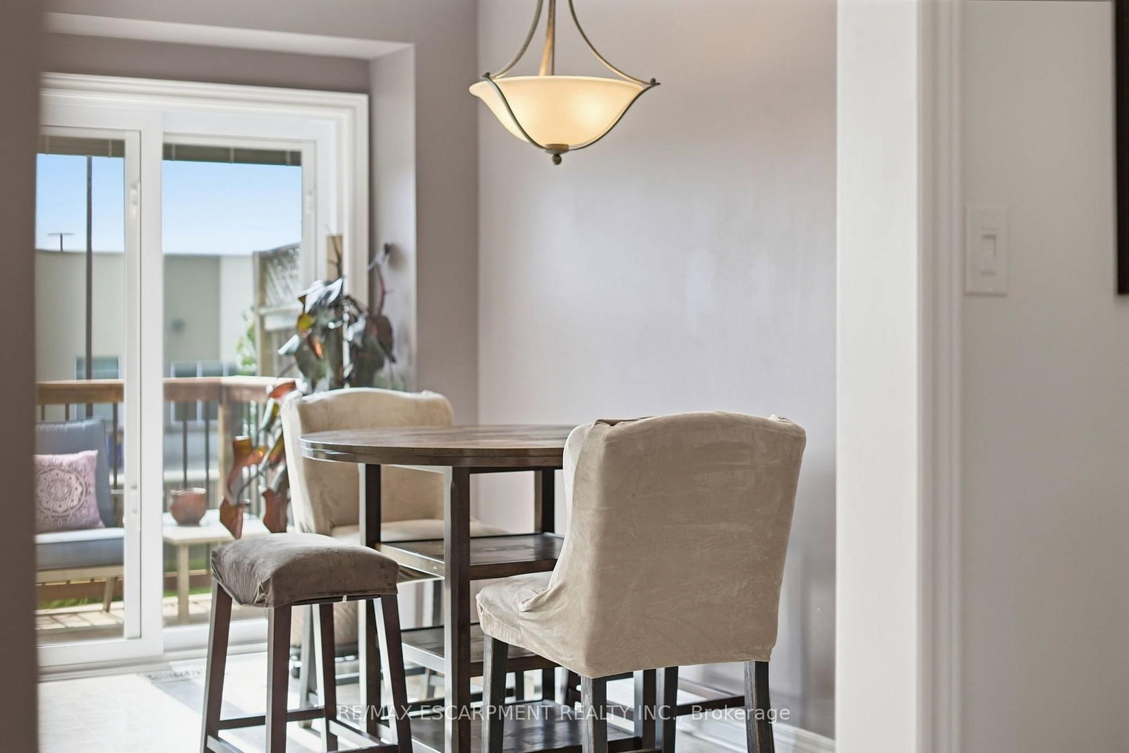 8 SLATER Court • Hamilton, ON photo 11