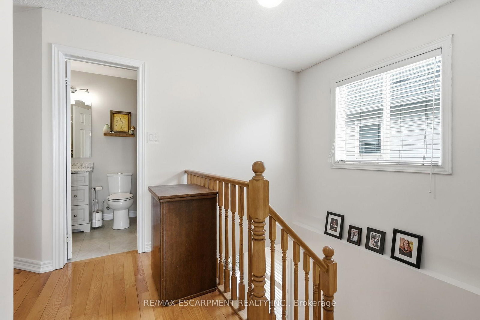 8 SLATER Court • Hamilton, ON photo 15