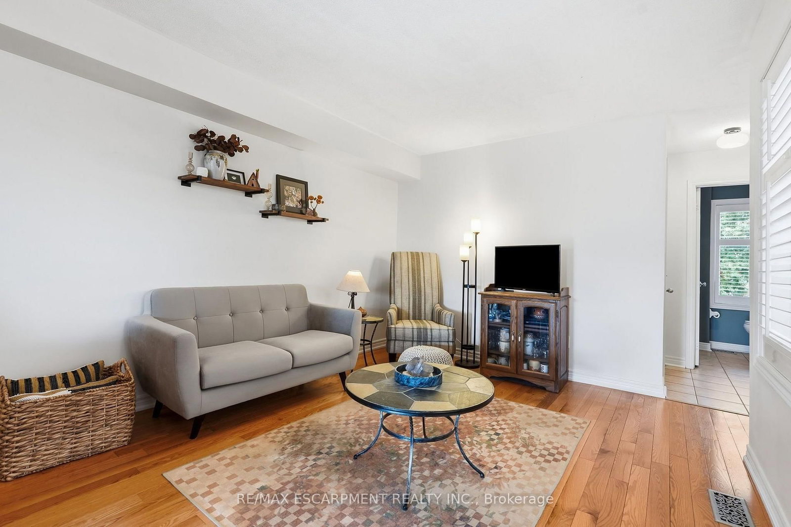 8 SLATER Court • Hamilton, ON photo 4
