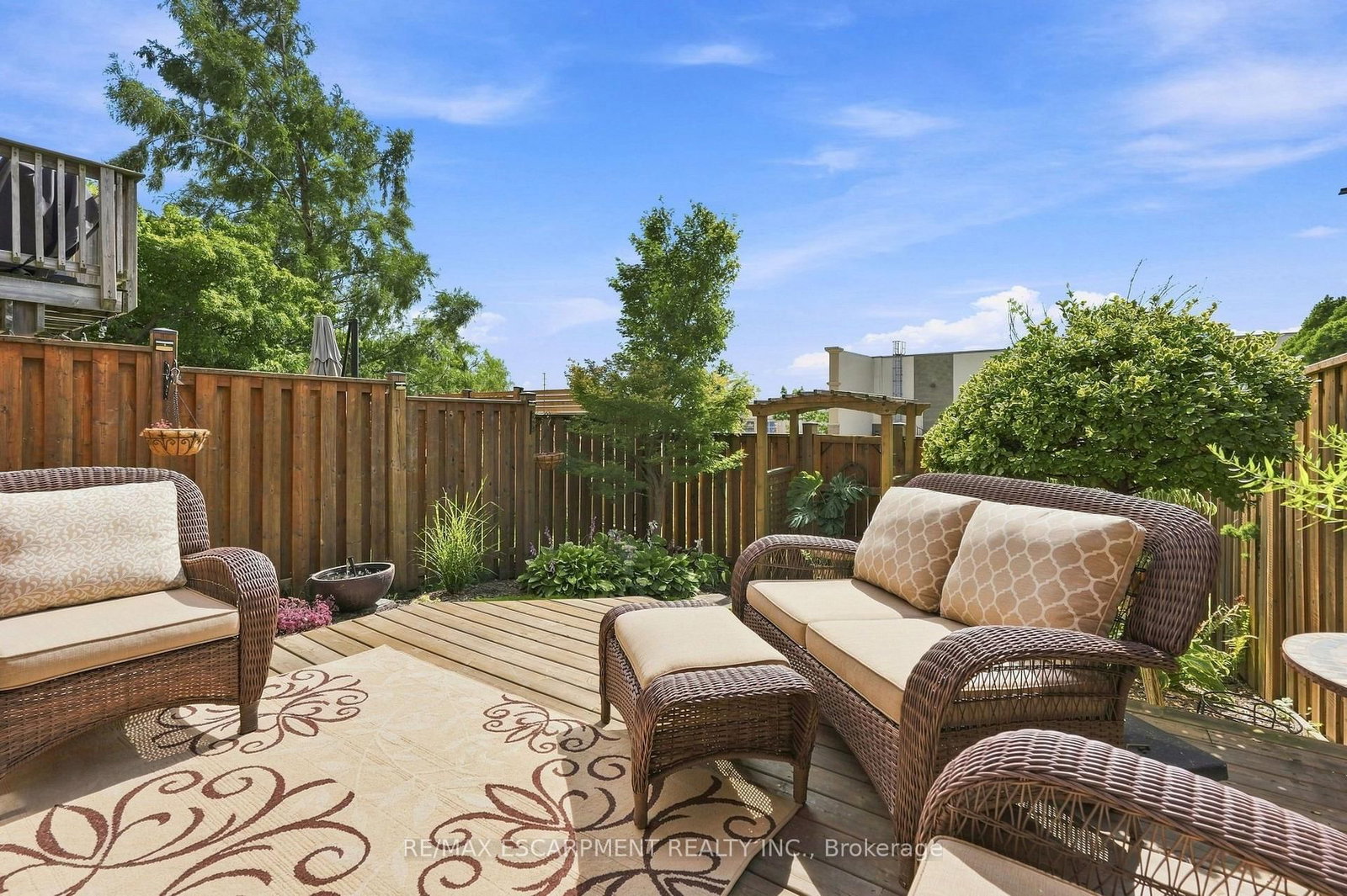 8 SLATER Court • Hamilton, ON photo 42