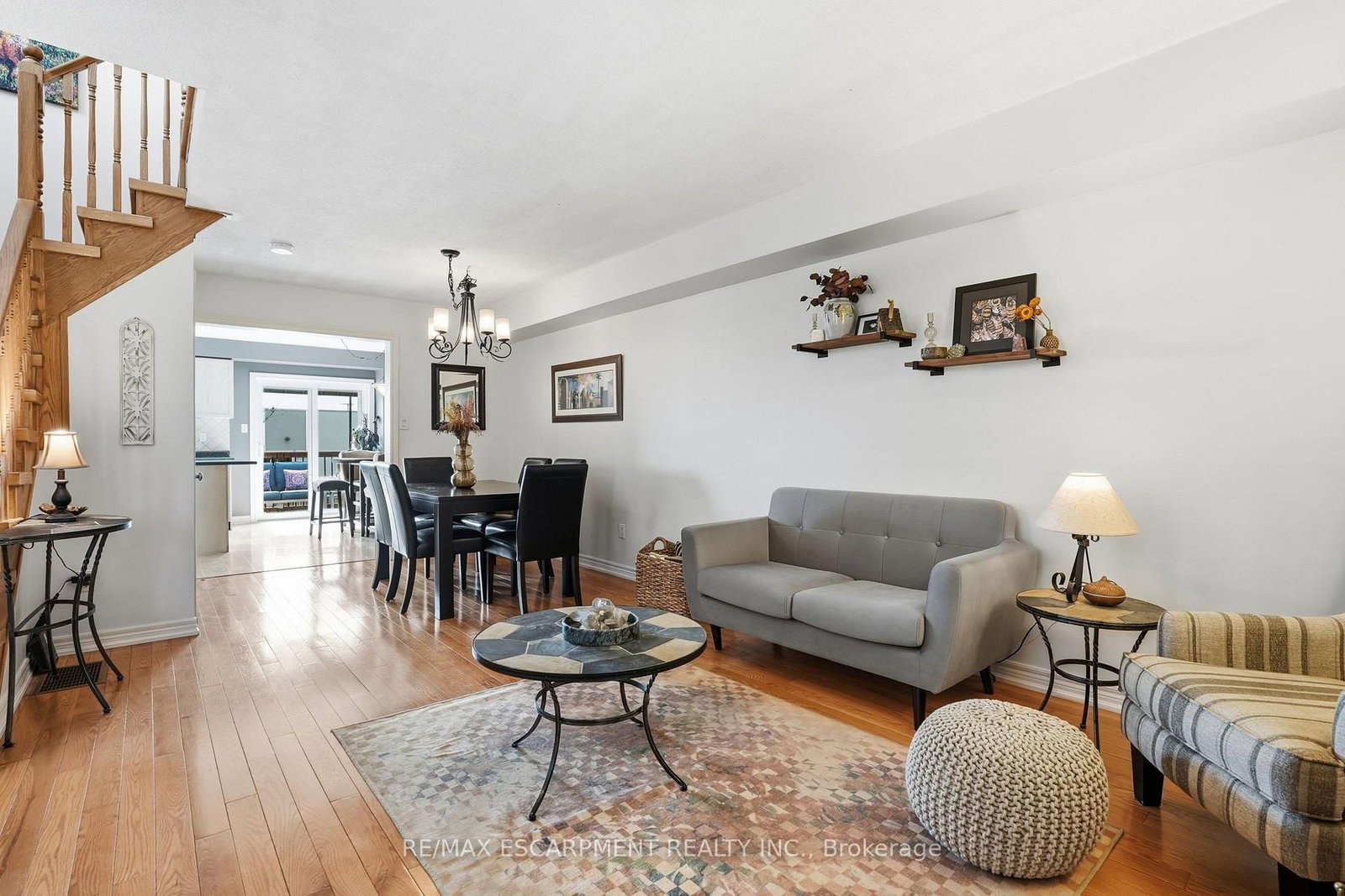 8 SLATER Court • Hamilton, ON photo 5