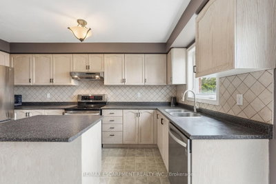 8 SLATER Court • Hamilton, ON photo 9