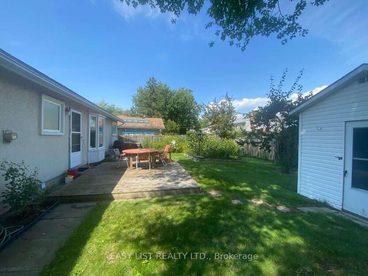 2154 Dutton Crescent • Ottawa, ON photo 6