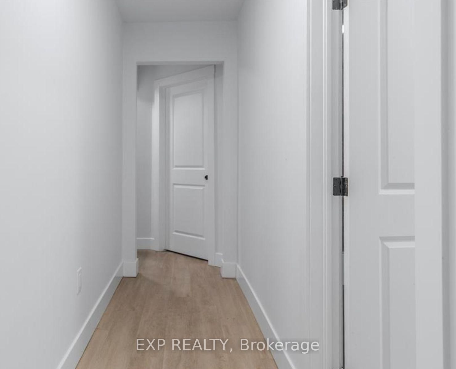 523 Caron Avenue • Windsor, ON photo 12