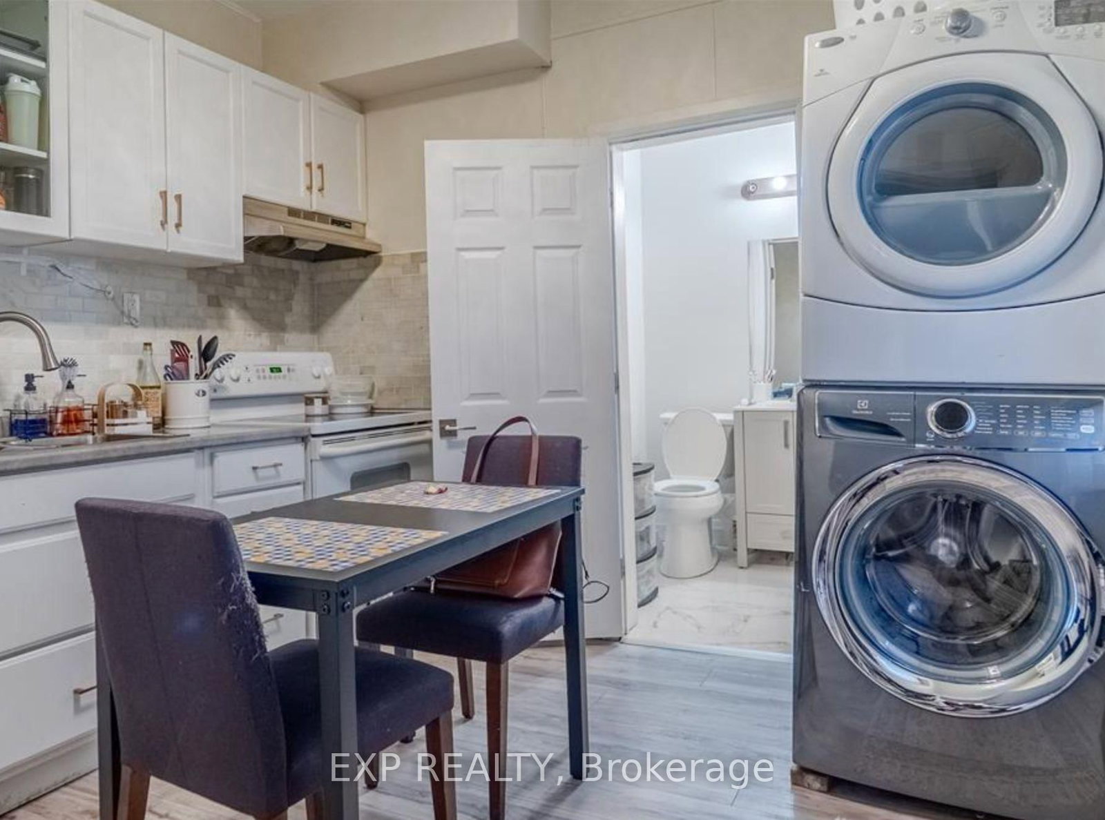 523 Caron Avenue • Windsor, ON photo 9