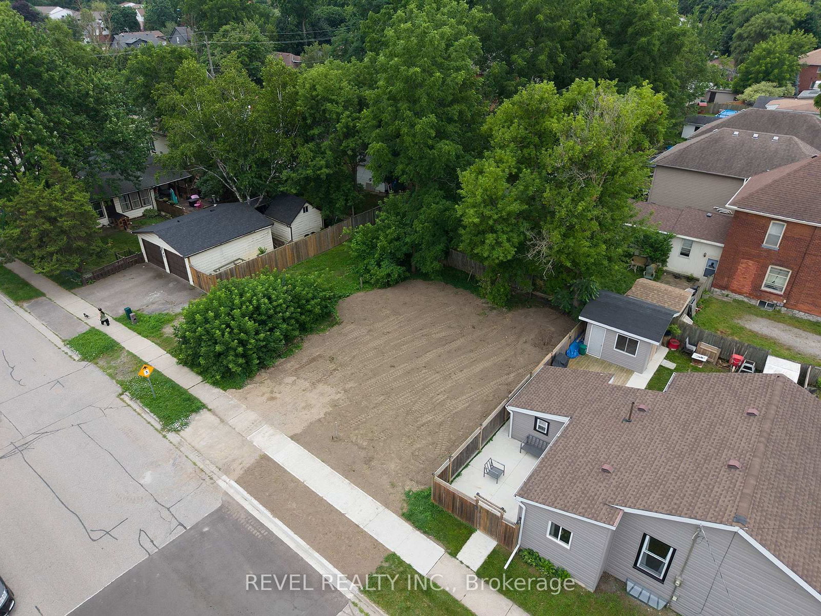 145 Catharine Avenue • Brantford, ON photo 8