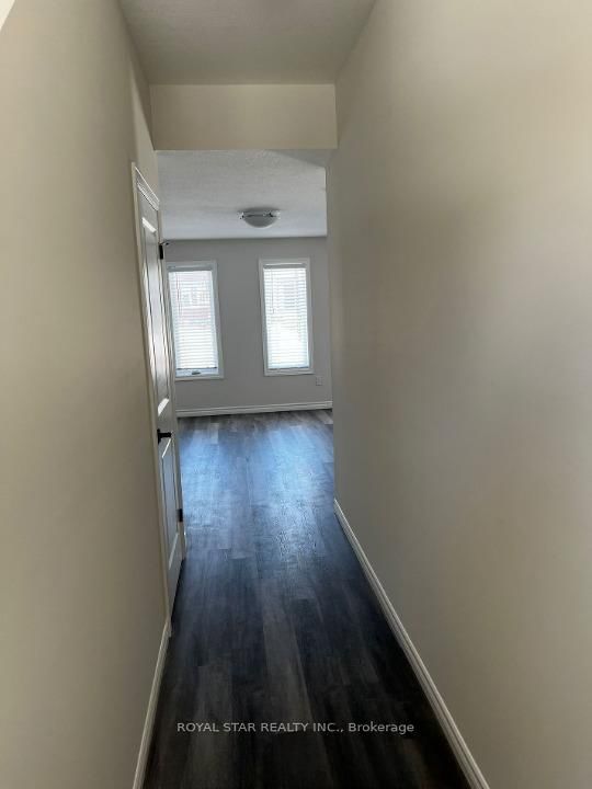 32 - 2529 Meadowlands Way, London North 4