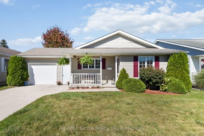 Detached House for sale at 458 RICHARD Crescent, Strathroy-Caradoc, Ontario, N7G 3P4 - SE - MLS: X13723784