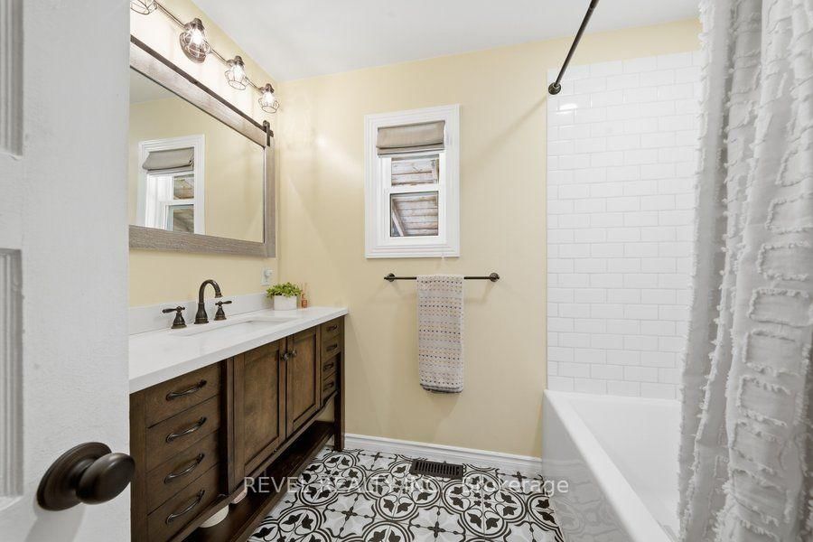 27 Frank Street • Brantford, ON photo 9