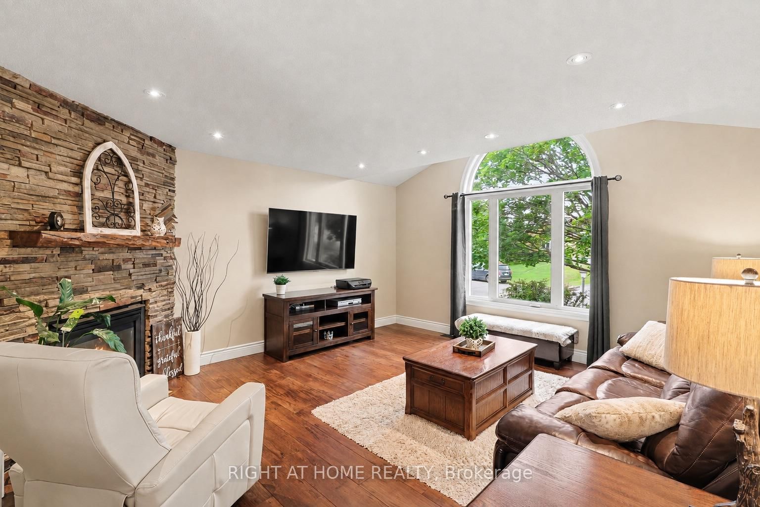 1250 Loeper Street • Orleans, ON photo 14