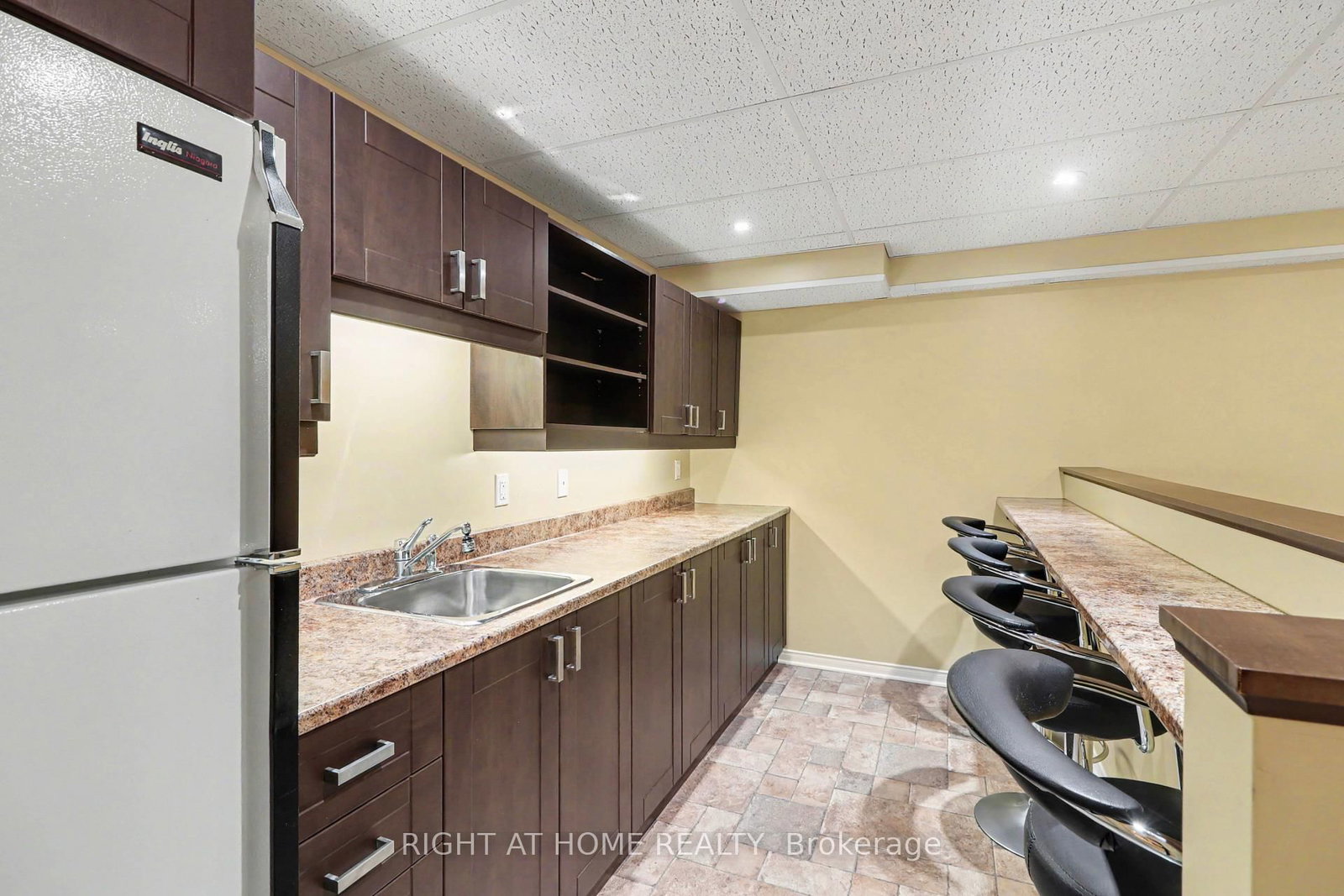 1250 Loeper Street • Orleans, ON photo 25