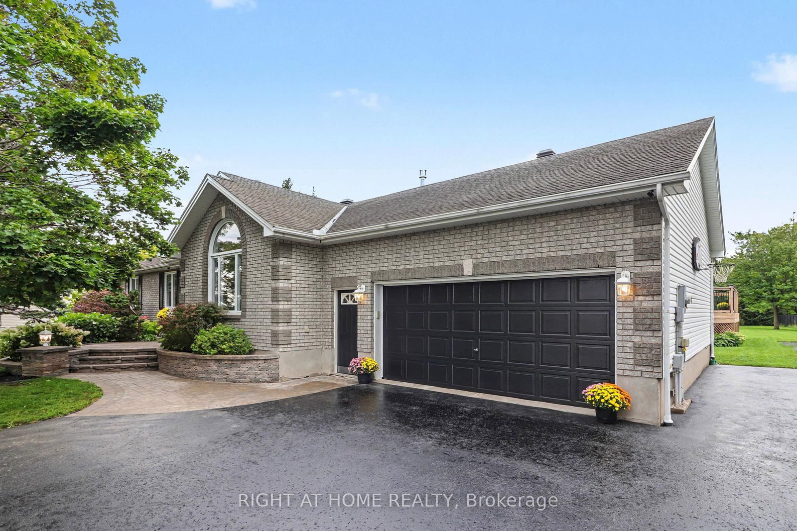 1250 Loeper Street • Orleans, ON photo 4