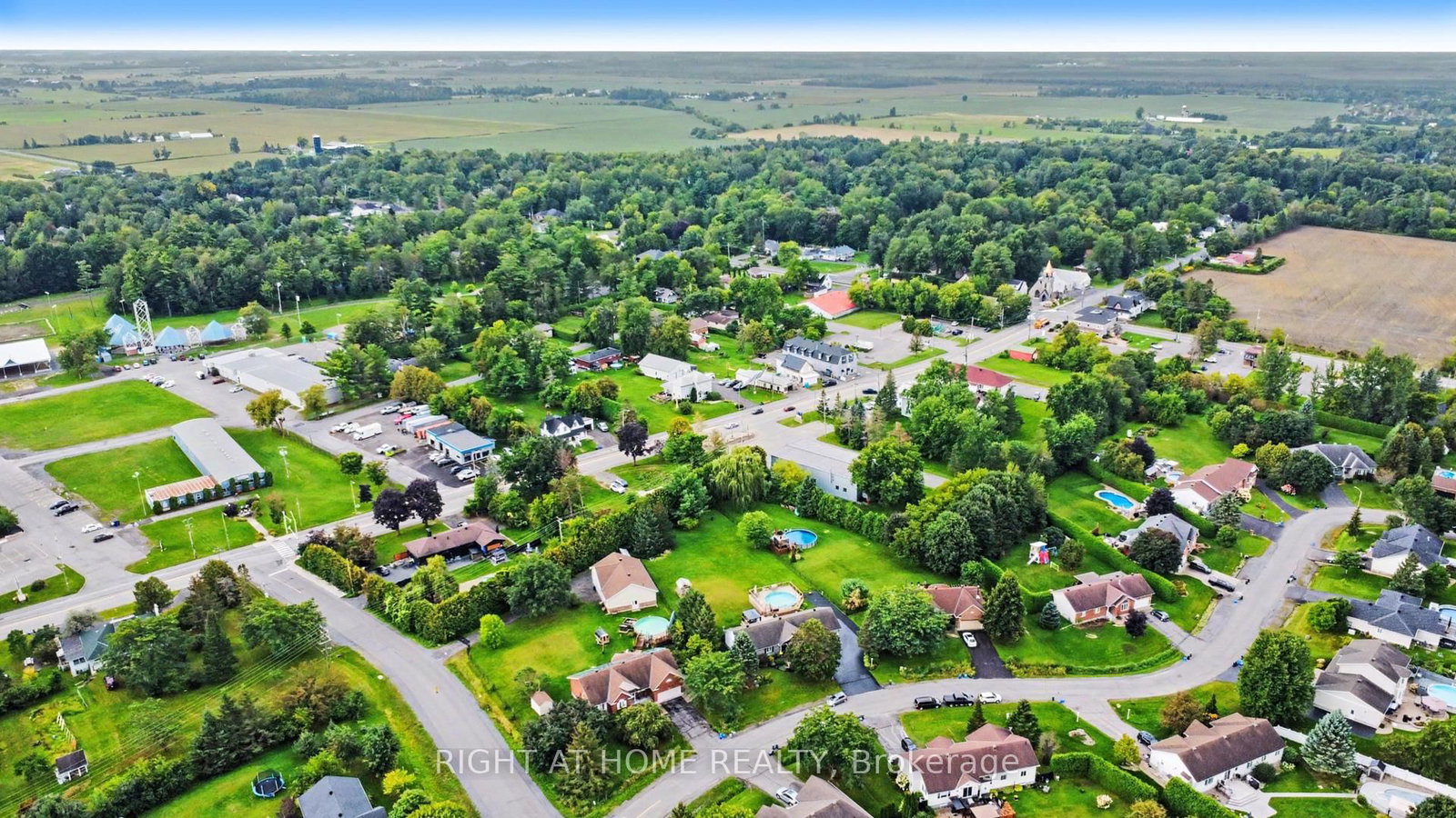 1250 Loeper Street • Orleans, ON photo 40